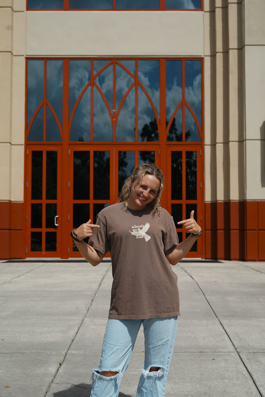 SUNDAY WORSHIP CLUB DOVE TEE