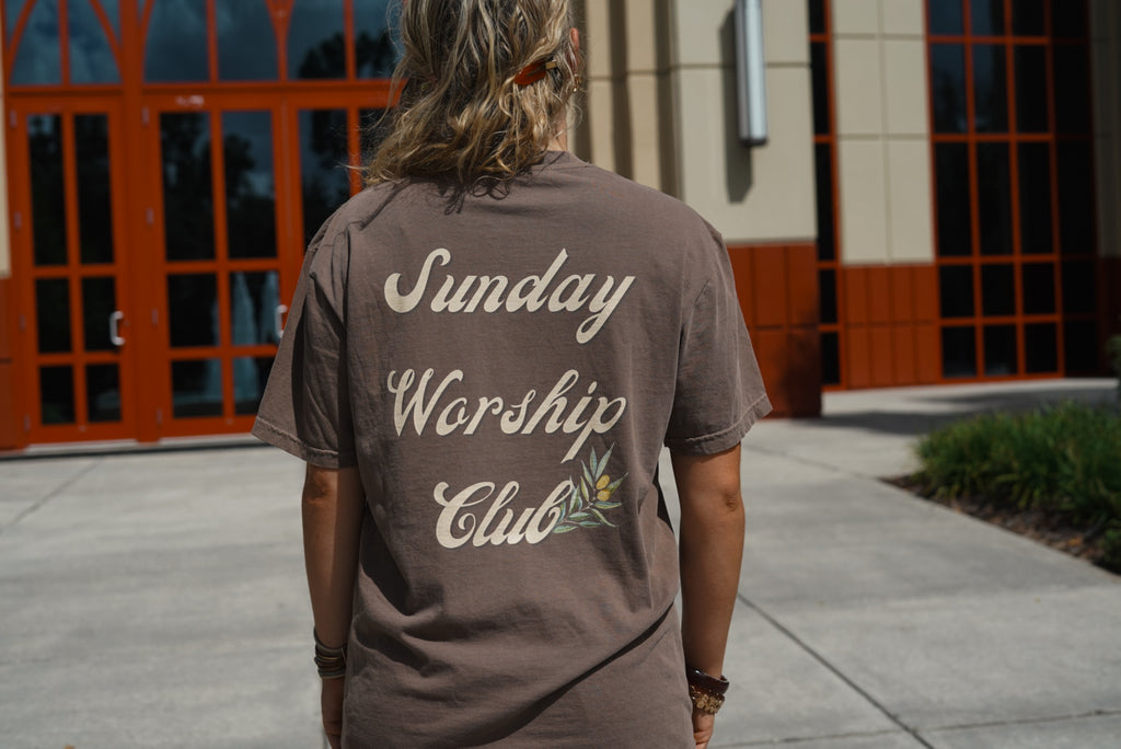 SUNDAY WORSHIP CLUB DOVE TEE
